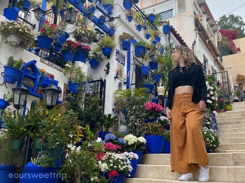 Na escadaria das flores em Casco Antiguo - Alicante na Espanha em Abril/2025